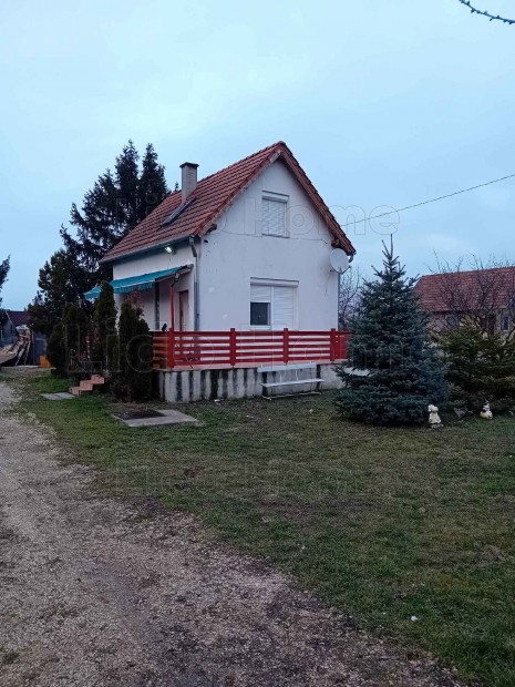 Elad� h�z sashegyen