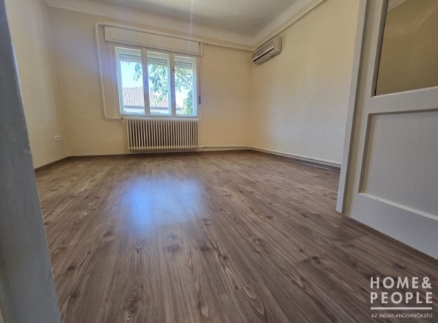 Elad� h�zik� 5 percre a belv�rost�l! - Szeged