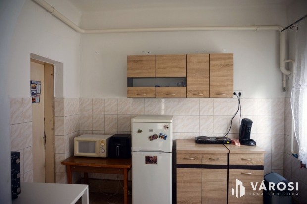 Elad� h�zik� kertv�rosi �vezetben