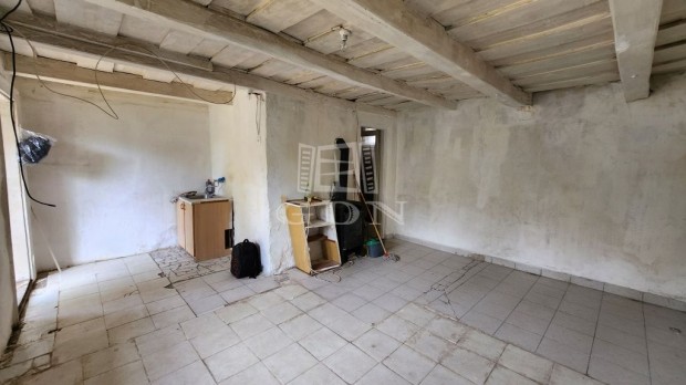 Elad� h�zr�sz Gy�ngy�ssolymos, Patak k�zel�ben