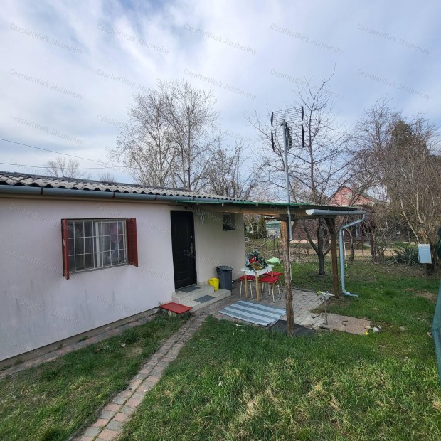 Elad� h�tv�gi h�z J�szap�tin