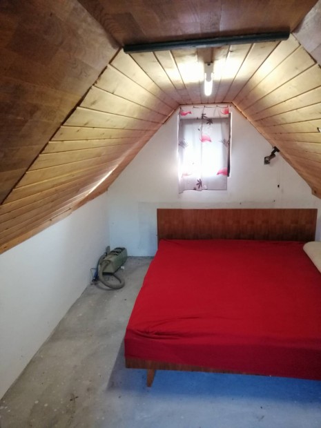 Elad� h�tv�gi telek 