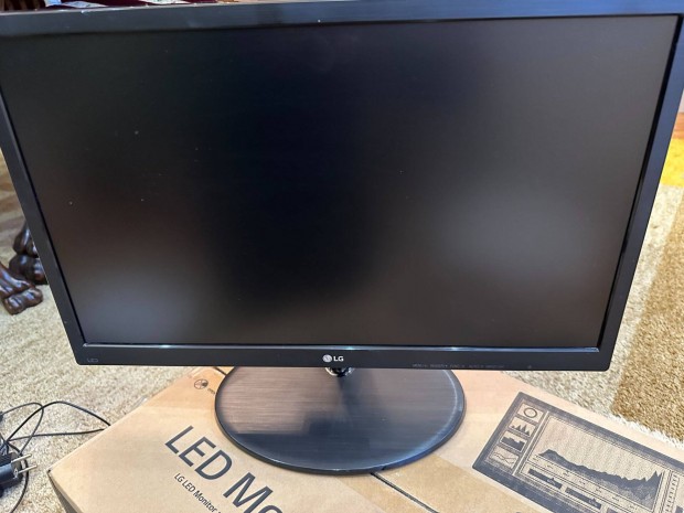 Elad hibtlan LG LED Full HD monitor 55 cm/22 M38
