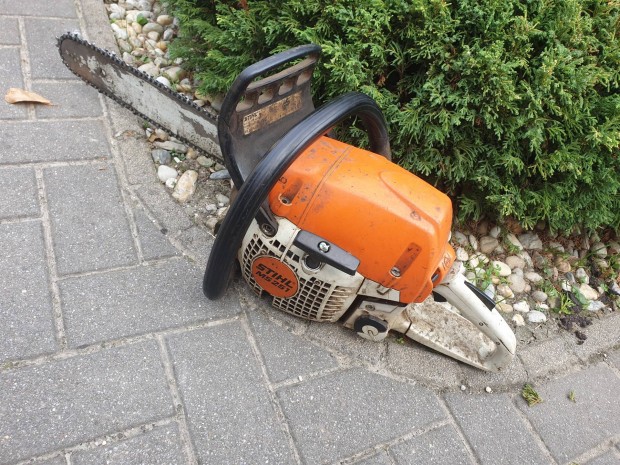 Elad hibtlan motorral egy stihl ms 251 frsz!