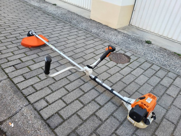Eladó hibátlan működéssel egy stihl fs 130 tipusú fűkasza!
