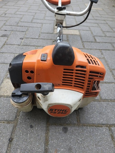 Elad hibtlan mkdssel egy stihl fs 240 tipus fkasza!