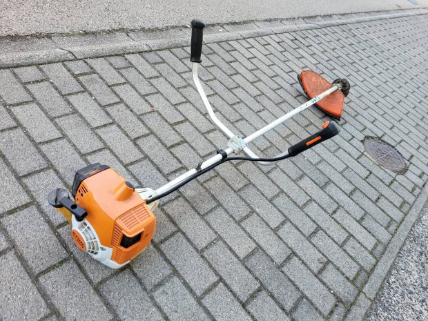 Eladó hibátlan működéssel egy stihl fs 250 R tipusú fűkasza!