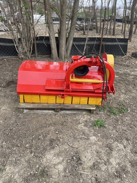 Elad� hidraulikus mulcsoz�