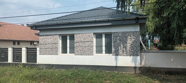 Eladó horti családiház