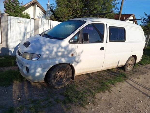 Eladó hundai h1 inítás hibával