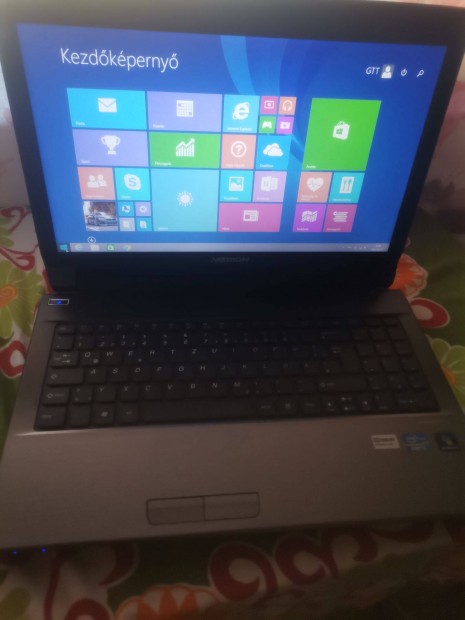 Elad i3 laptop