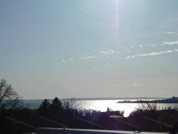 Eladó igényes lakóház Balatonfűzfőn!
