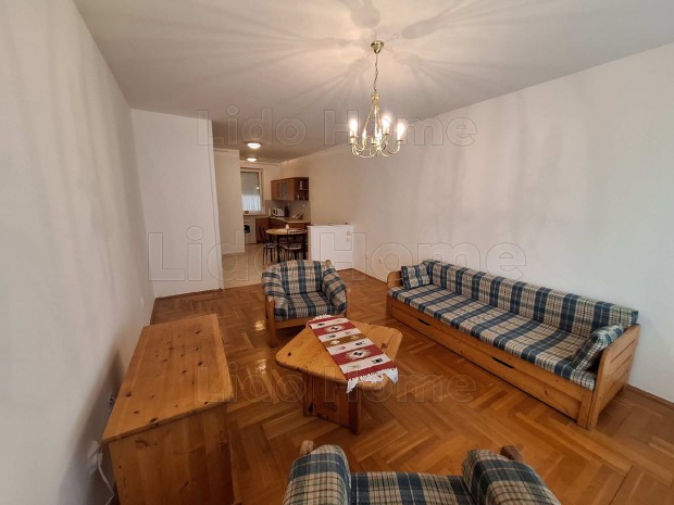 Elad� ig�nyes t�gla lak�s Kaposv�ron a belv�rosban, saj�t gar�zzsal!