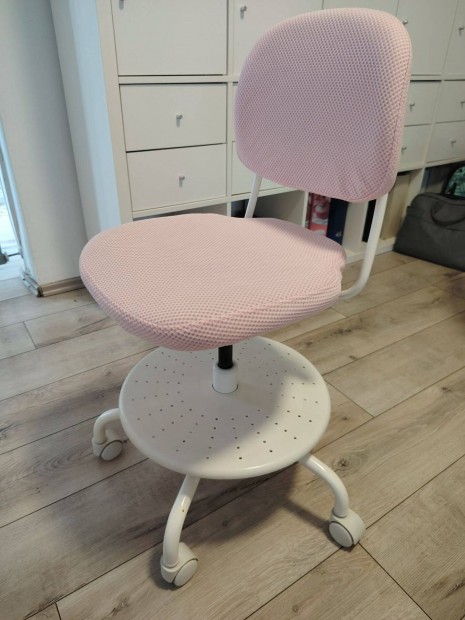 Elad� ike�s gyereksz�k