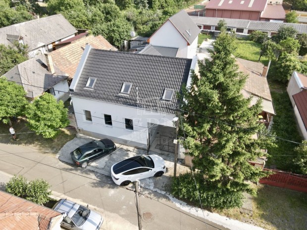 Eladó ikerház Gyöngyös, Belvárosban