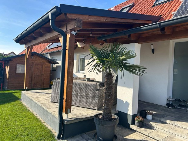 Elad� ikerh�z Nagycenken