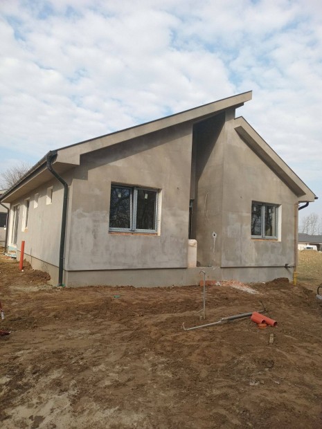 Elad� ikerh�z Ny�rgyh�za Oros