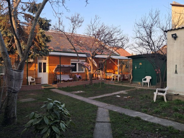 Elad� ikerh�z f�l, XX. ker�letben