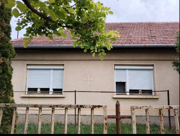 Eladó ikerház fele Telekgerendáson