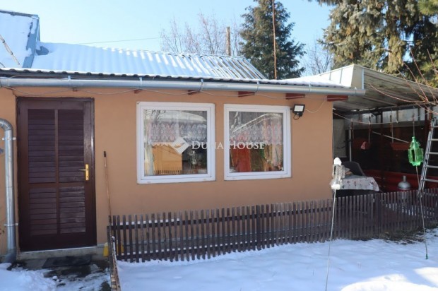 Elad� ikernyaral�, k�t k�l�n �p�lettel Balatonkereszt�ron