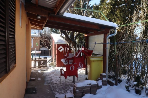 Elad� ikernyaral�, k�t k�l�n �p�lettel Balatonkereszt�ron