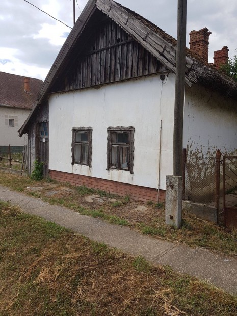 Elad� ingatlan Nagyiv�n