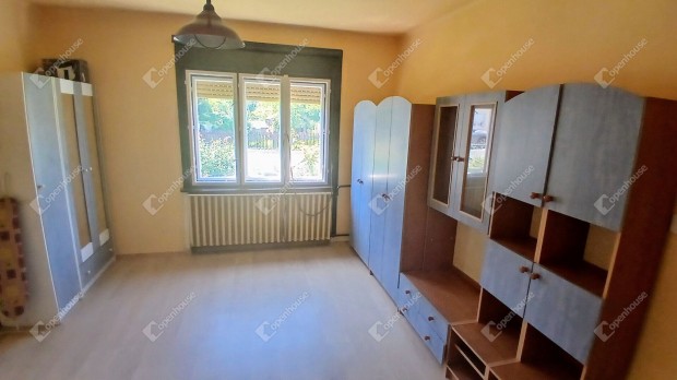 Elad� ingatlan, Als�nemesap�ti