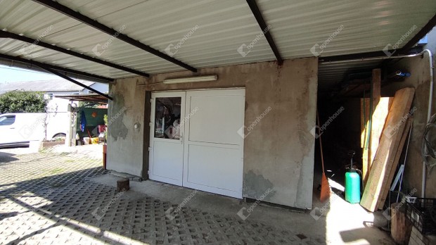 Elad� ingatlan, Balatonalm�di