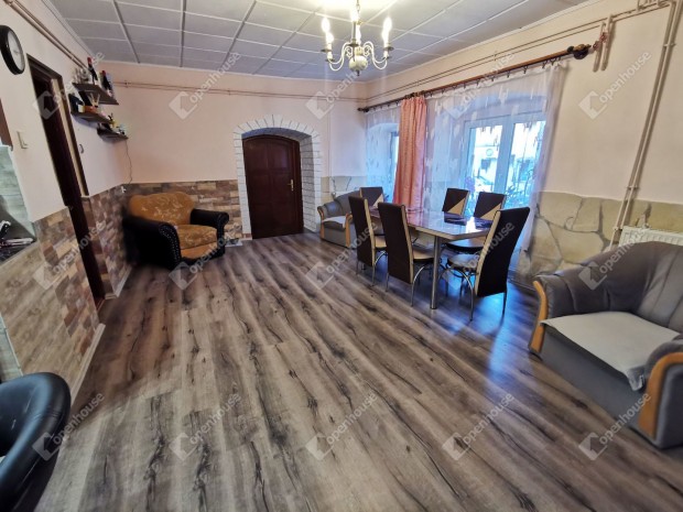 Elad� ingatlan, Balatonf�red