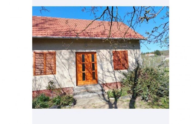 Elad� ingatlan szigligeten