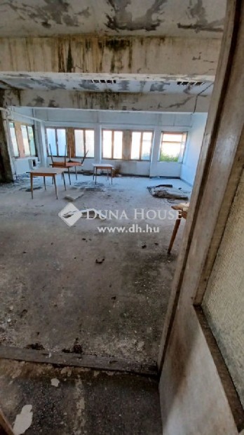 Elad� ipari, B�tasz�k