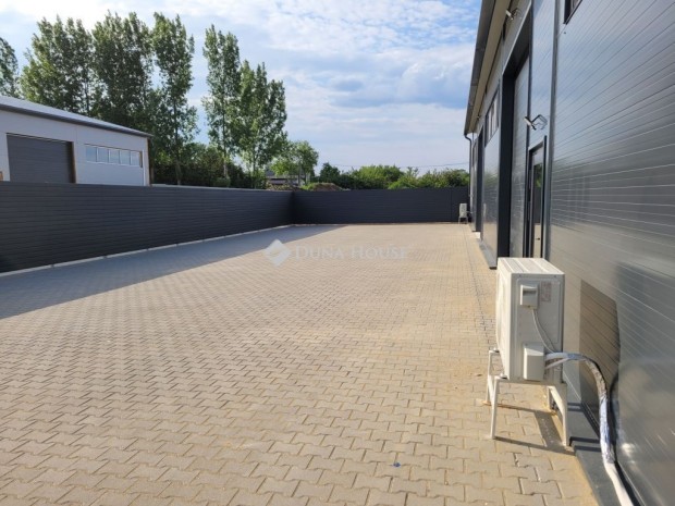 Elad� ipari, Debrecen