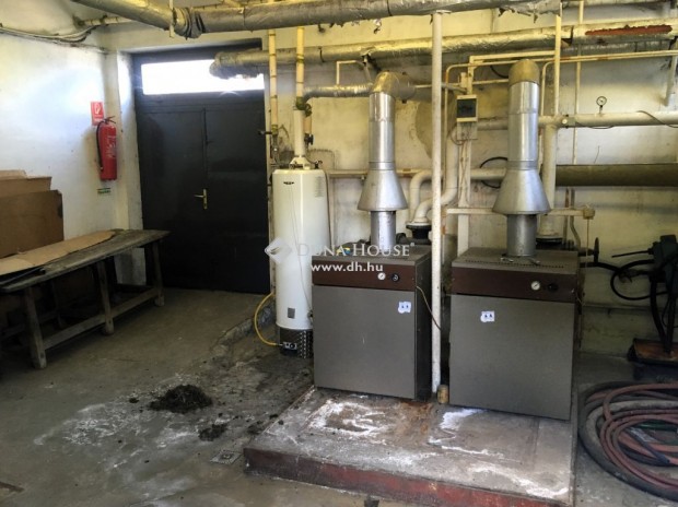 Elad� ipari, Devecser