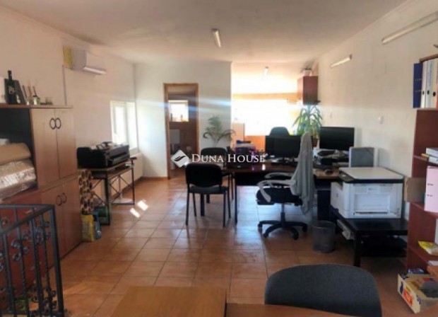 Elad� ipari, Kisapostag