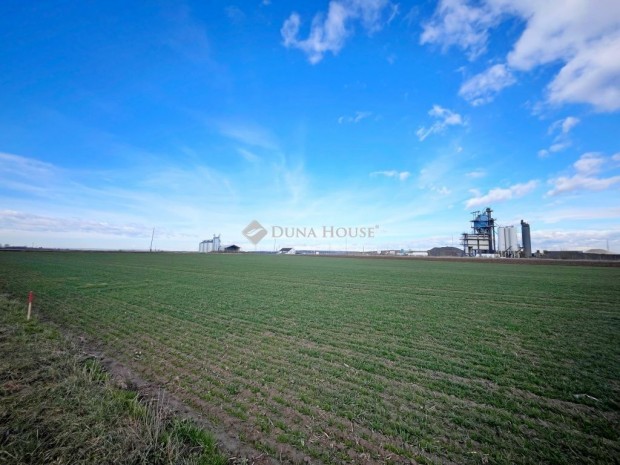 Elad� ipari, K�rmend