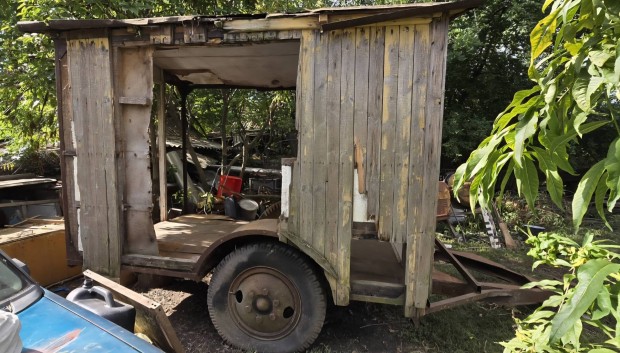 Elad� ipari lak�kocsi/�rb�d� massz�v fel�j�t�si alap