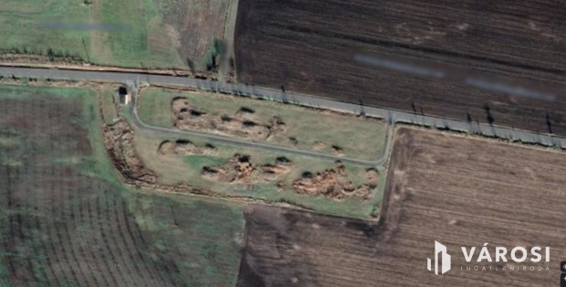 Eladó ipari telephely Orosházához közel