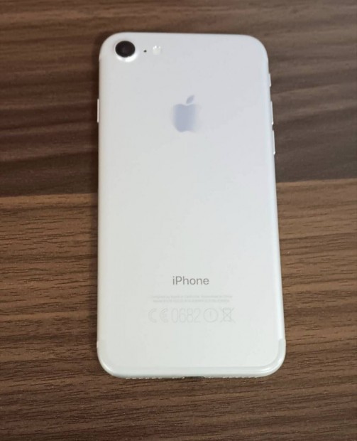 Elad iphone 7 (32GB) - Fehr, jszer llapotban!