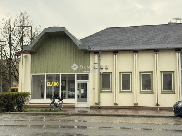 Eladó irodaépület, Szarvas