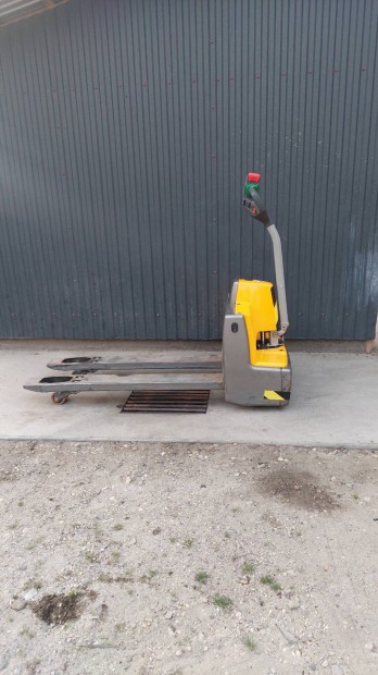 Elad� junghenrich elektromos raklapemel�