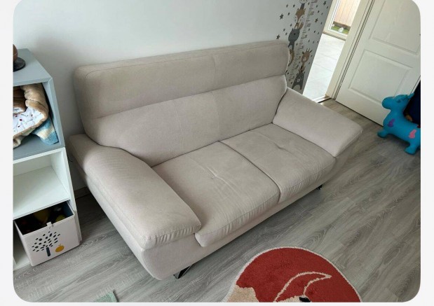 Eladó kanapé a XVIII. kerületben