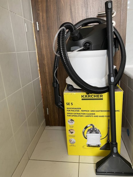 Eladó karcher kárpittisztító!