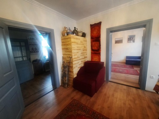 Elad� kaz�ri csal�dih�z