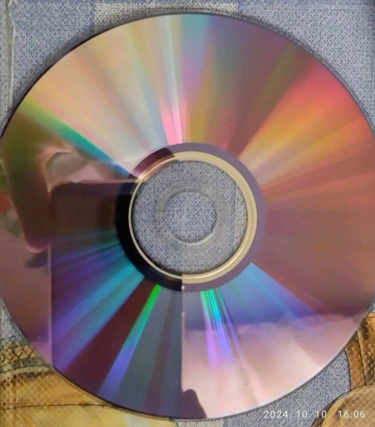 Eladó kb 100 db irott DVD kiváló karcmentes állapotban