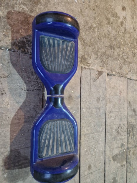 Eladó kék hoverboard - jó állapotban, töltővel