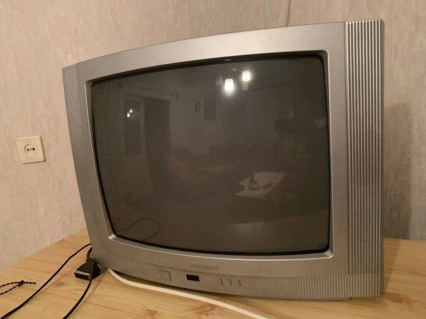 Eladó képcsöves televízió