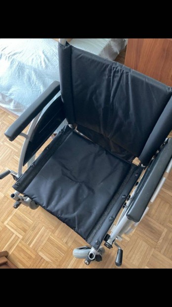 Elad kerekesszk Rehab B-4200/M