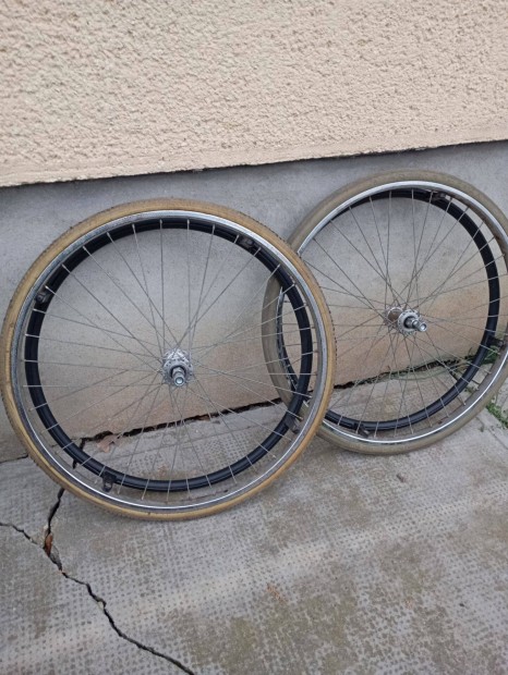 Elad� kerekessz�k ker�k