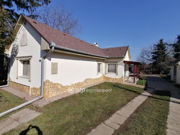 Eladó kétgenerációs ház, Debrecen