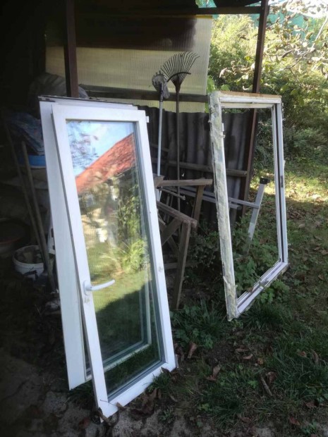 Eladó kétszárnyú bukó-nyíló ablak